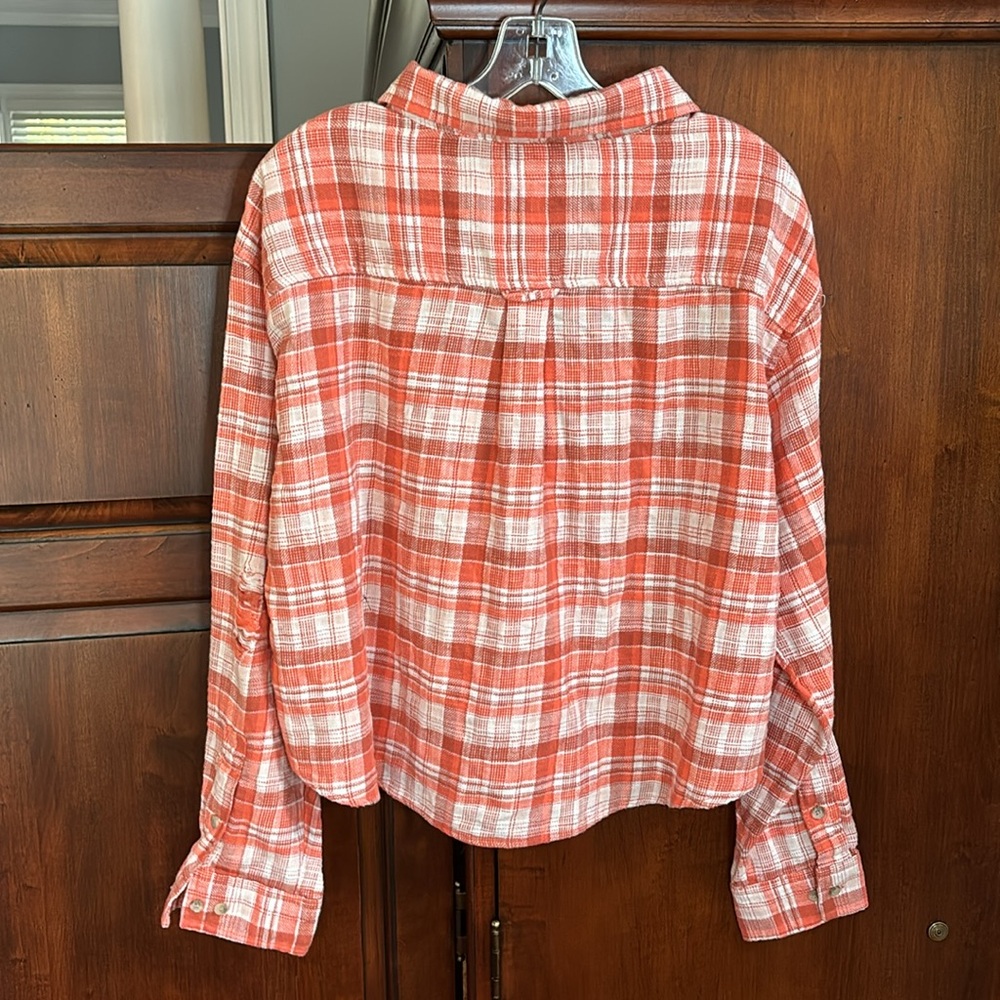 NWT American Eagle Cropped Plaid Flannel Button Down Shirt - Picture 5 of 12